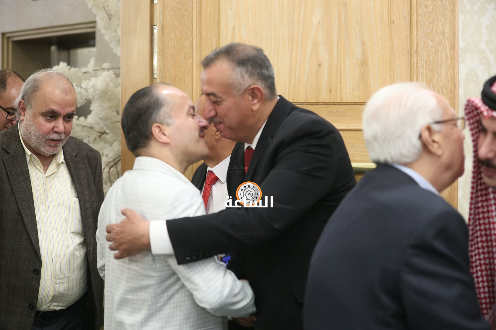 Madar Al-Saa Images 0.8312978367787504