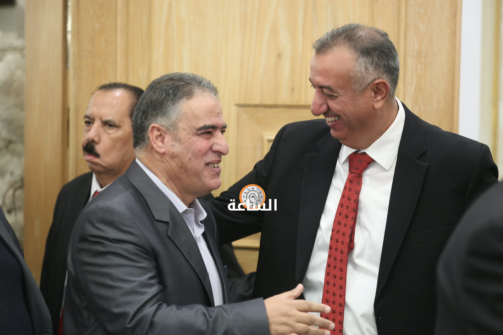 Madar Al-Saa Images 0.4153632560102113