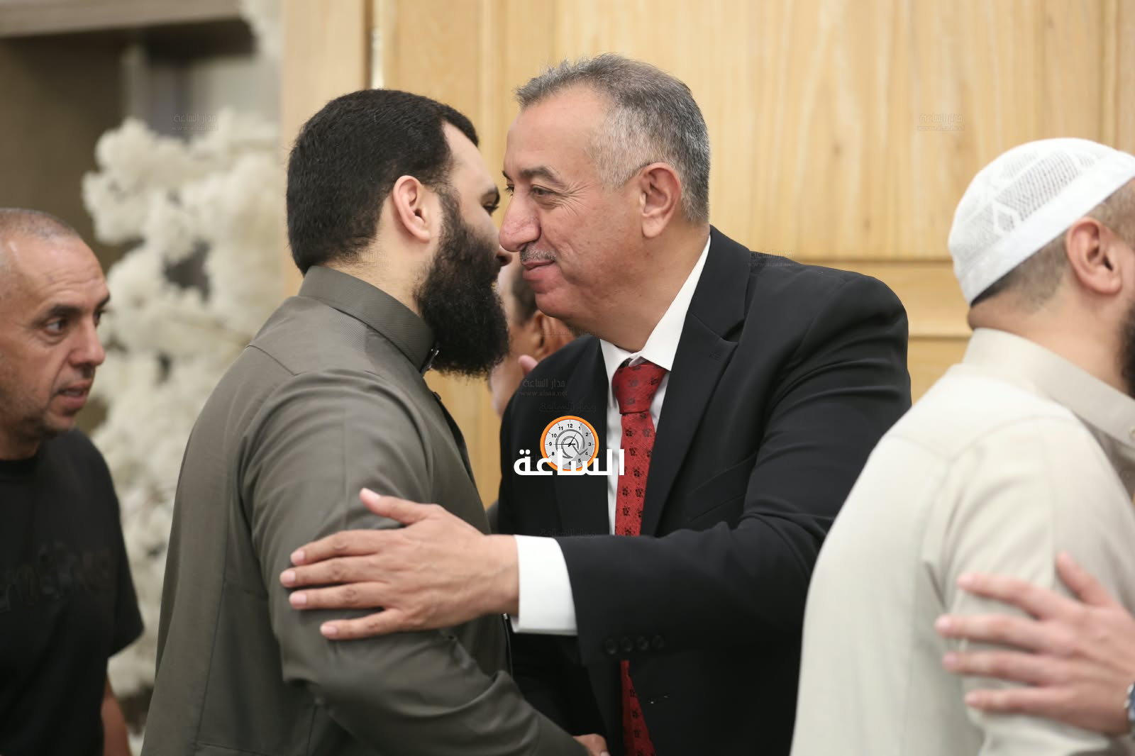 Madar Al-Saa Images 0.8489027079287915