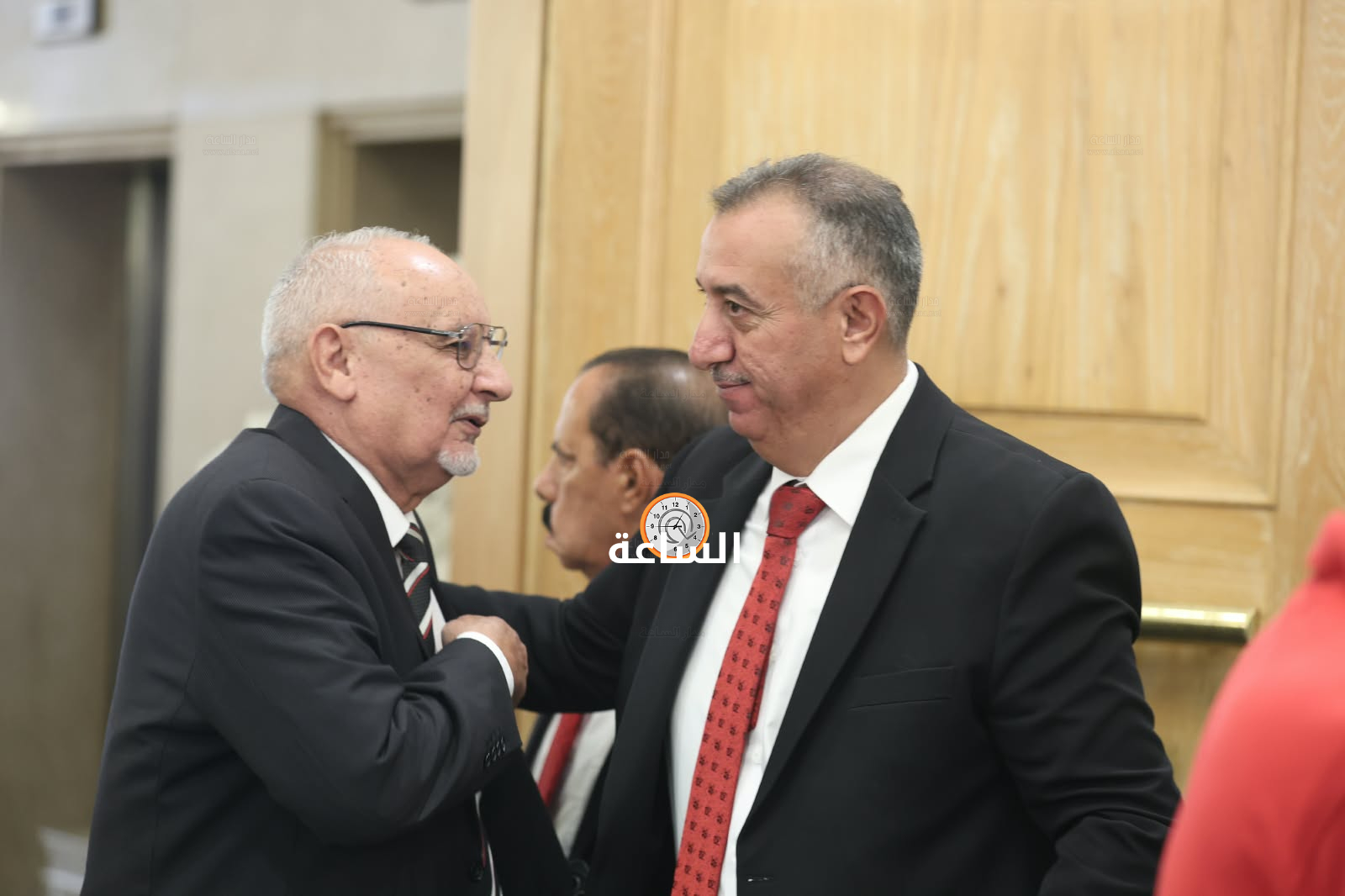 Madar Al-Saa Images 0.047739902909481935