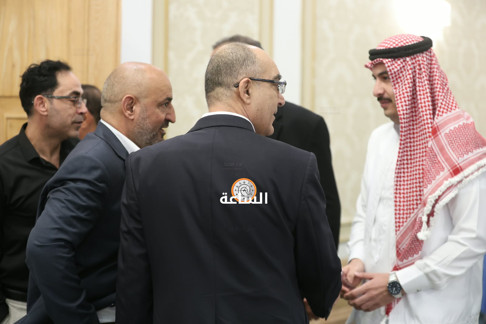 Madar Al-Saa Images 0.4547742687816385