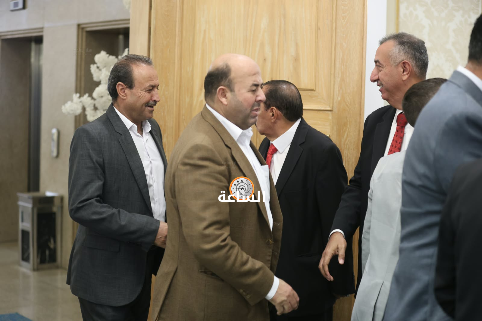 Madar Al-Saa Images 0.09367507096769989