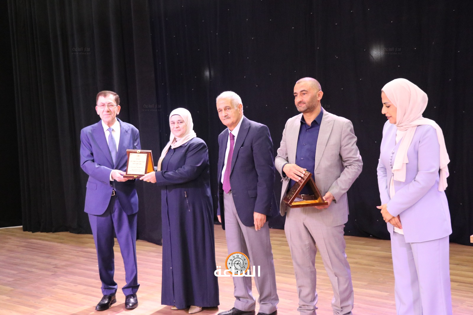 Madar Al-Saa Images 0.47080502410427183