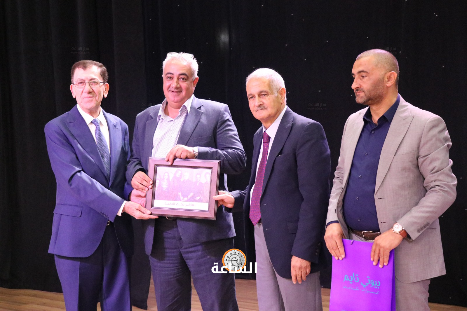 Madar Al-Saa Images 0.47922133692873037