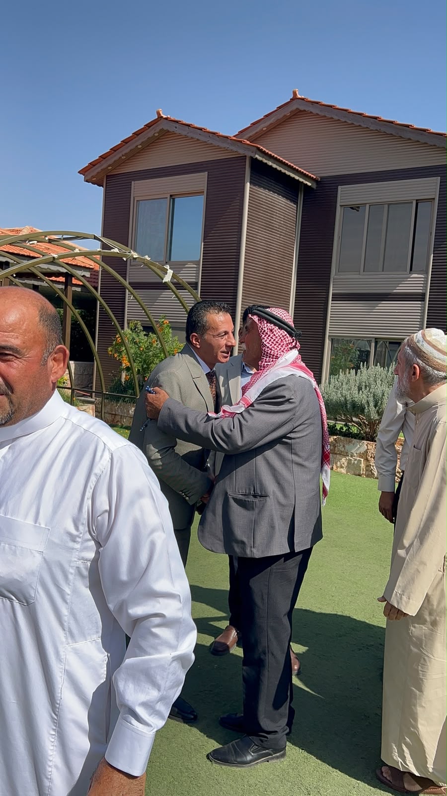 Madar Al-Saa Images 0.9210247837131861