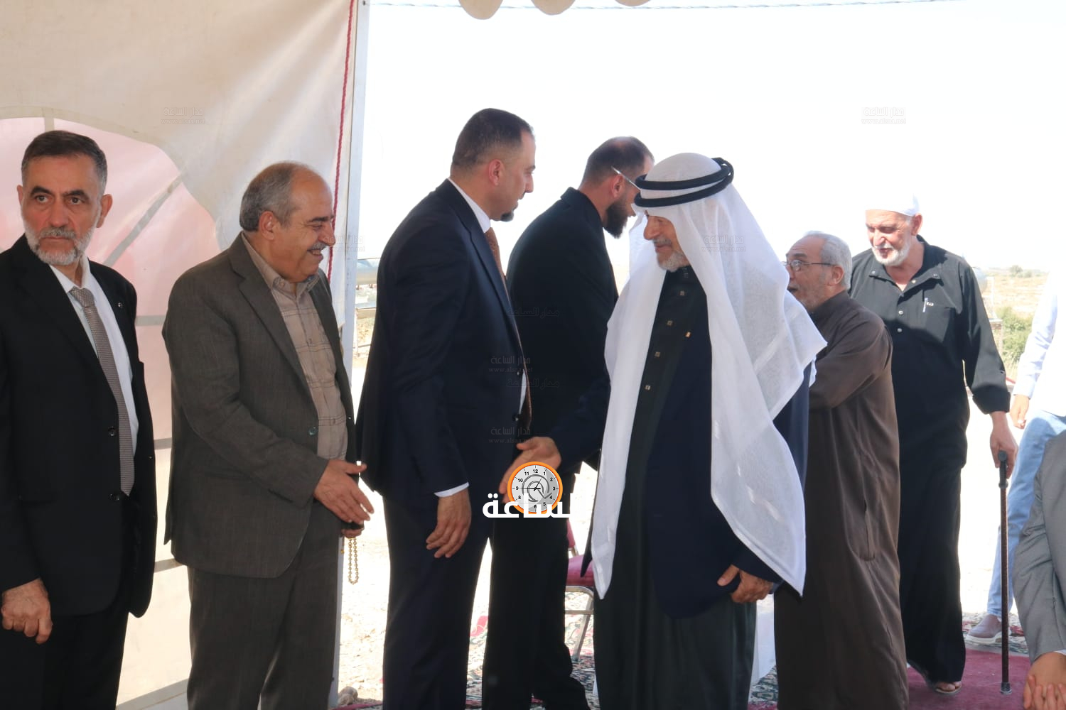 Madar Al-Saa Images 0.7982543284805518