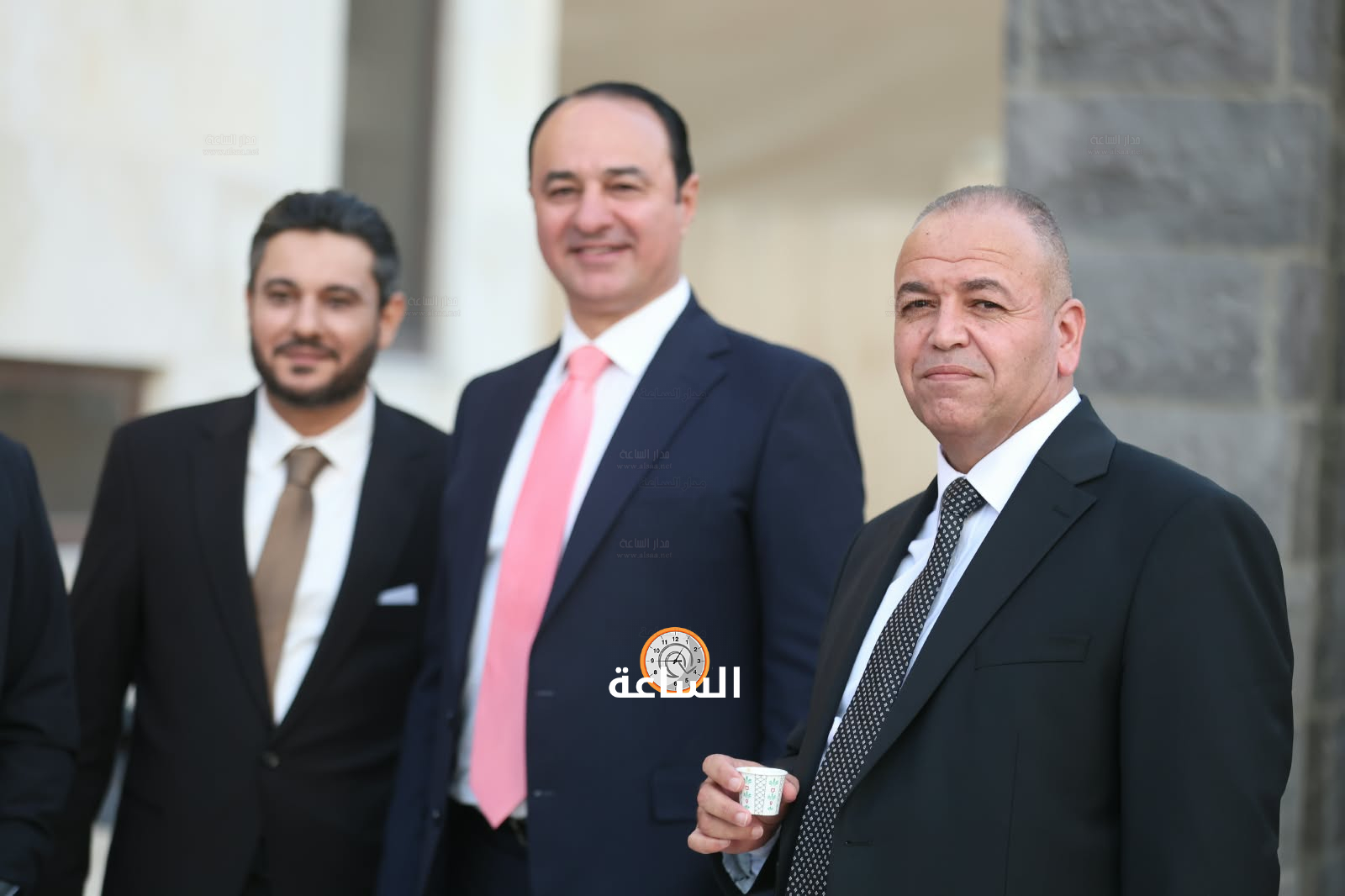 Madar Al-Saa Images 0.49913803067236784