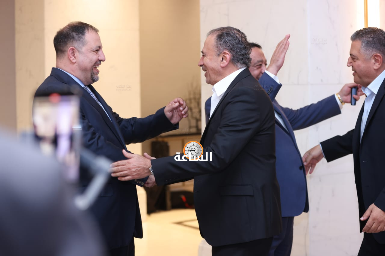 Madar Al-Saa Images 0.44890729587167344