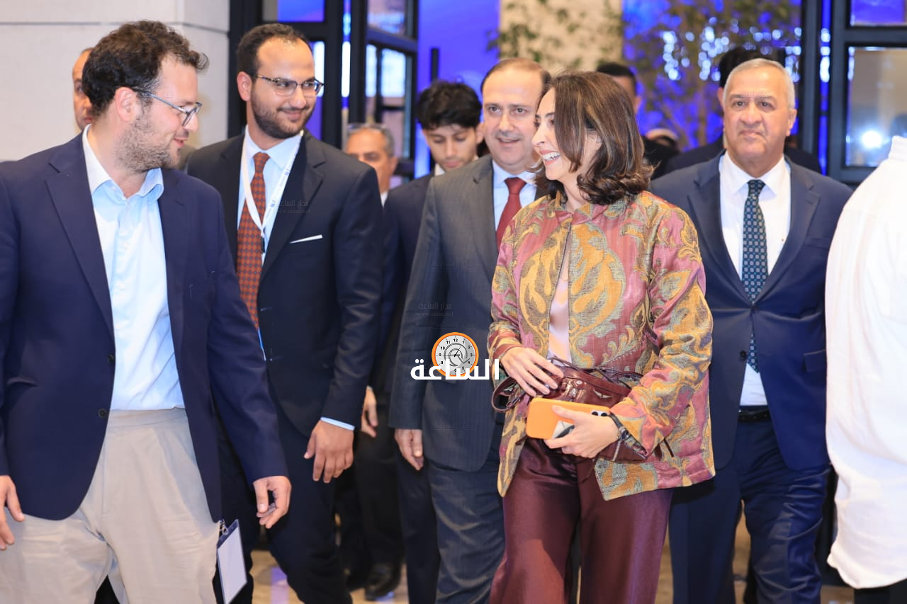Madar Al-Saa Images 0.3561994184586237