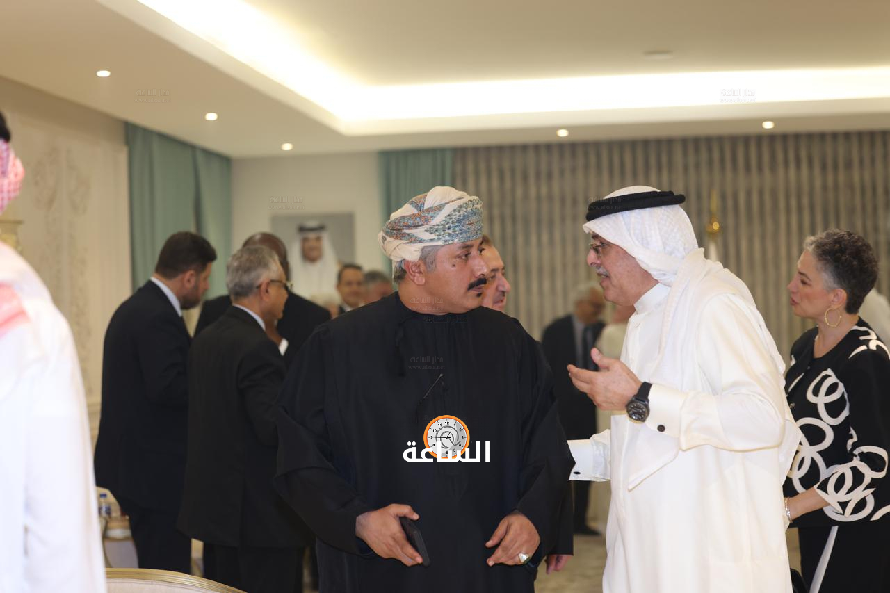 Madar Al-Saa Images 0.04442566318329977