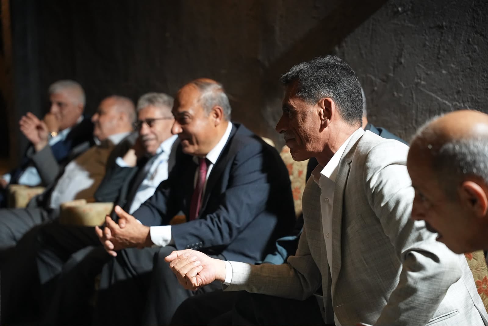 Madar Al-Saa Images 0.2344375410354218