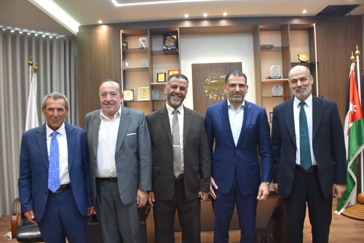 Madar Al-Saa Images 0.49572840618508596