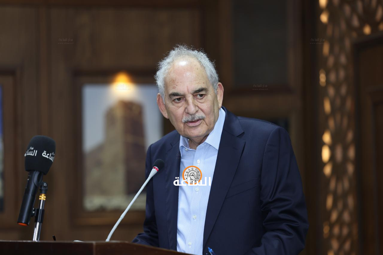 Madar Al-Saa Images 0.18366571456890068