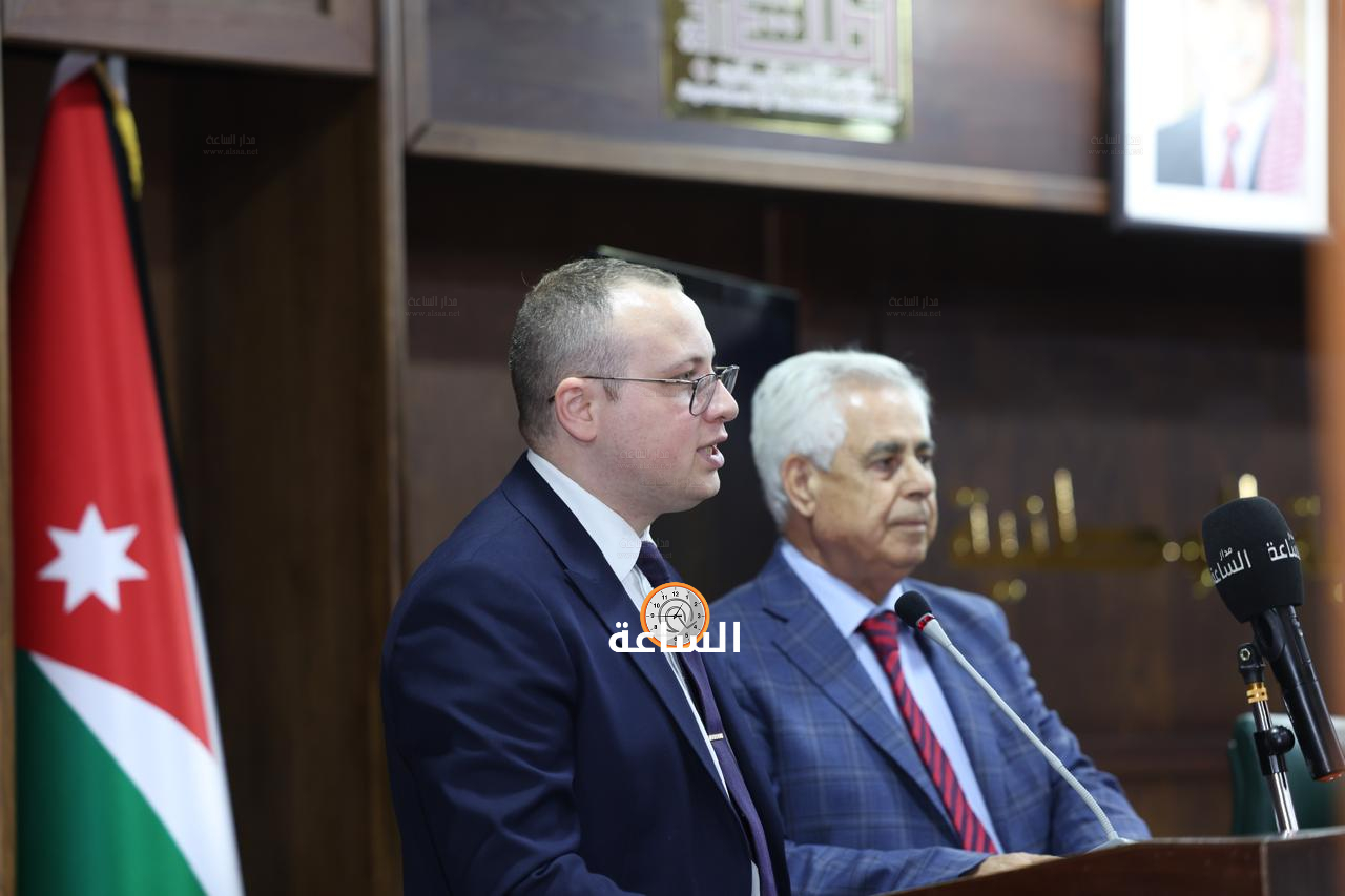 Madar Al-Saa Images 0.05272592677493981