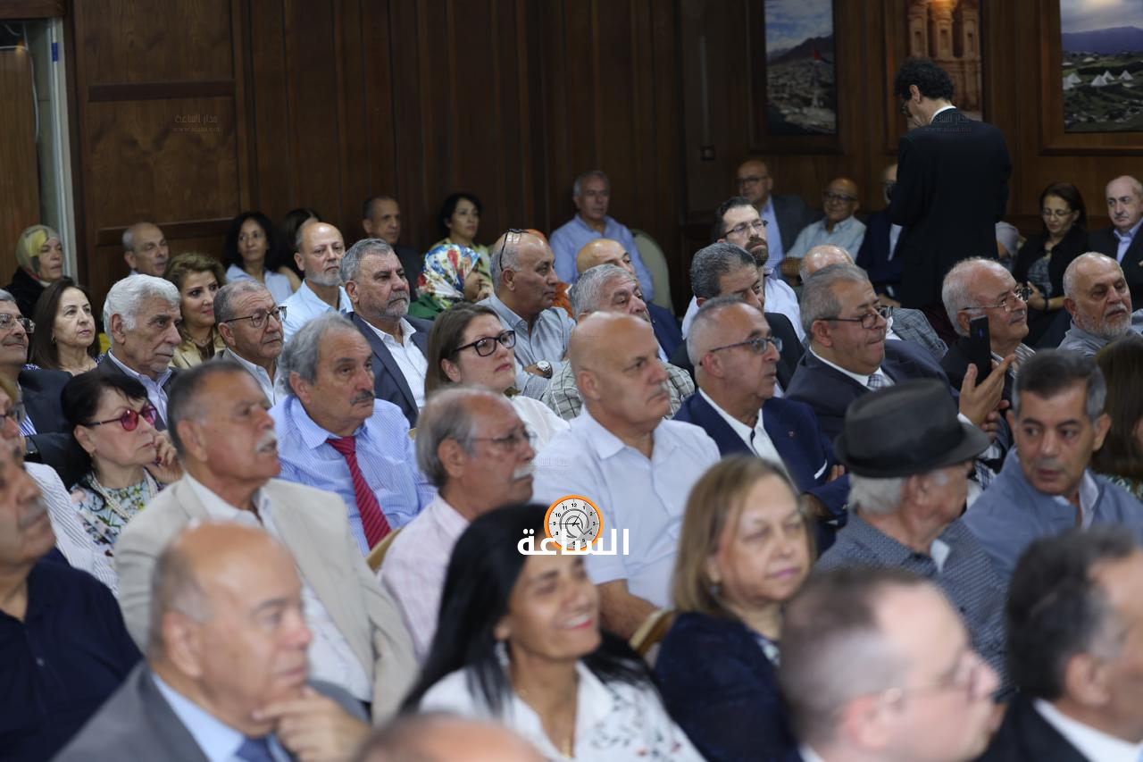Madar Al-Saa Images 0.36188068273994
