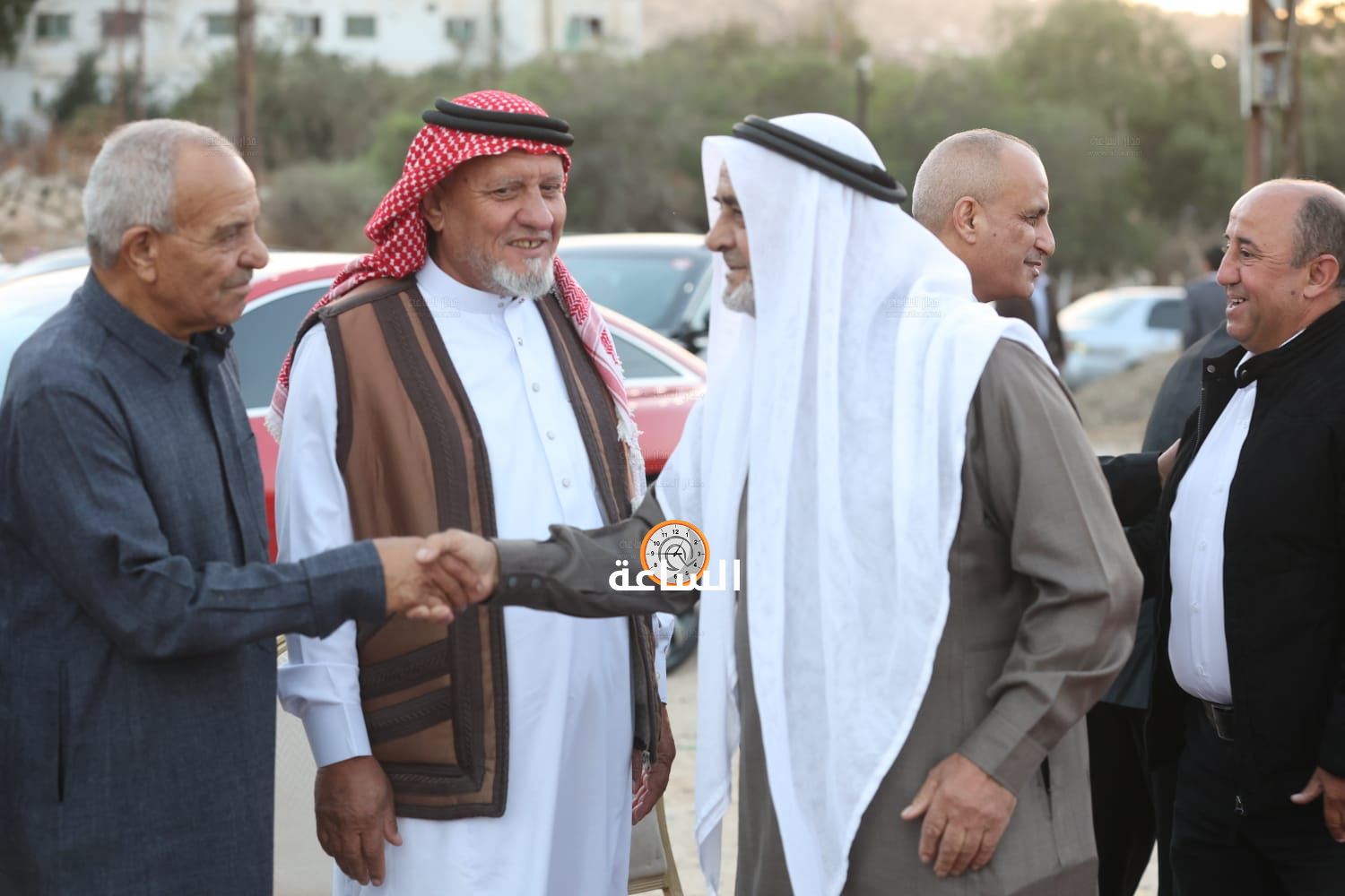 Madar Al-Saa Images 0.04196630446505689