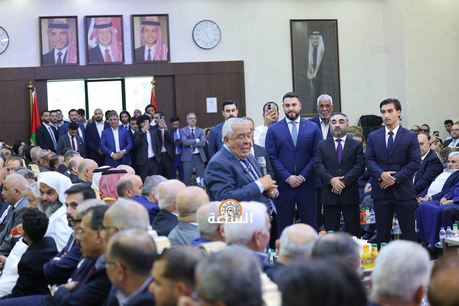 Madar Al-Saa Images 0.4102459593028359