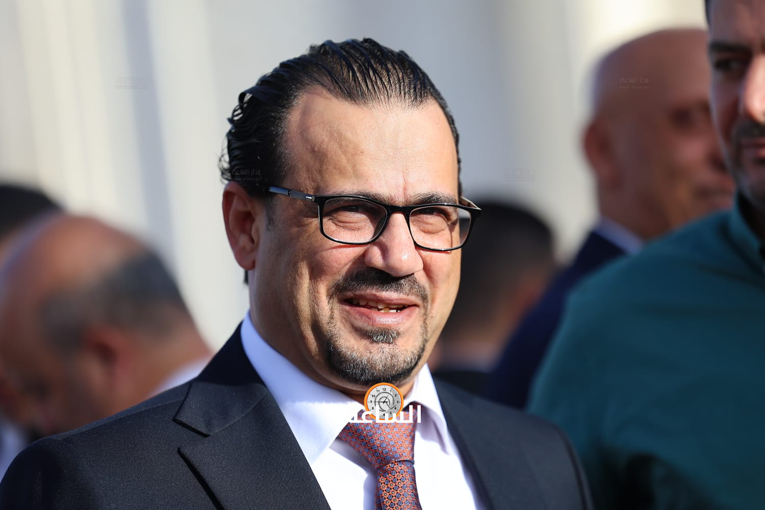 Madar Al-Saa Images 0.9894908345240885