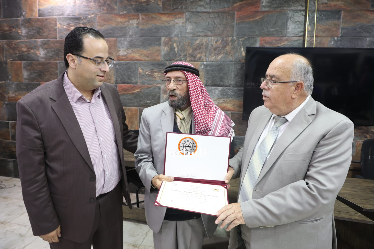 Madar Al-Saa Images 0.14359985892723703