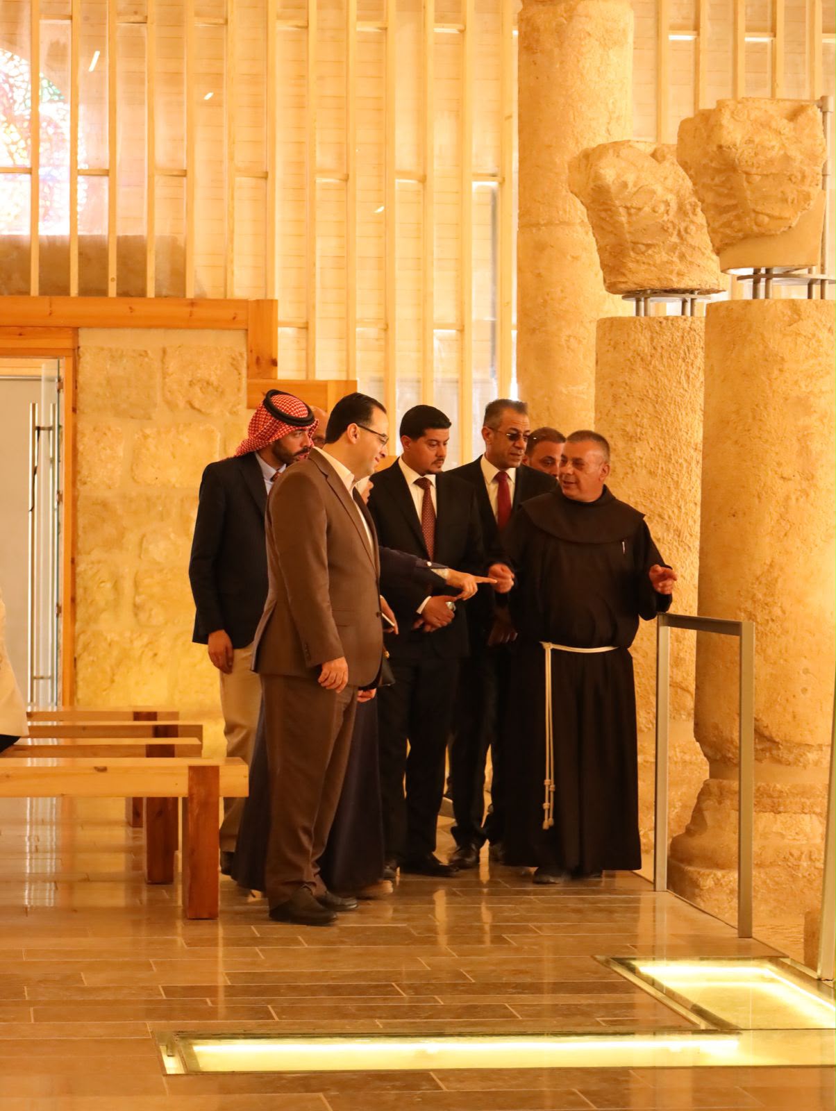 Madar Al-Saa Images 0.7000302534369651