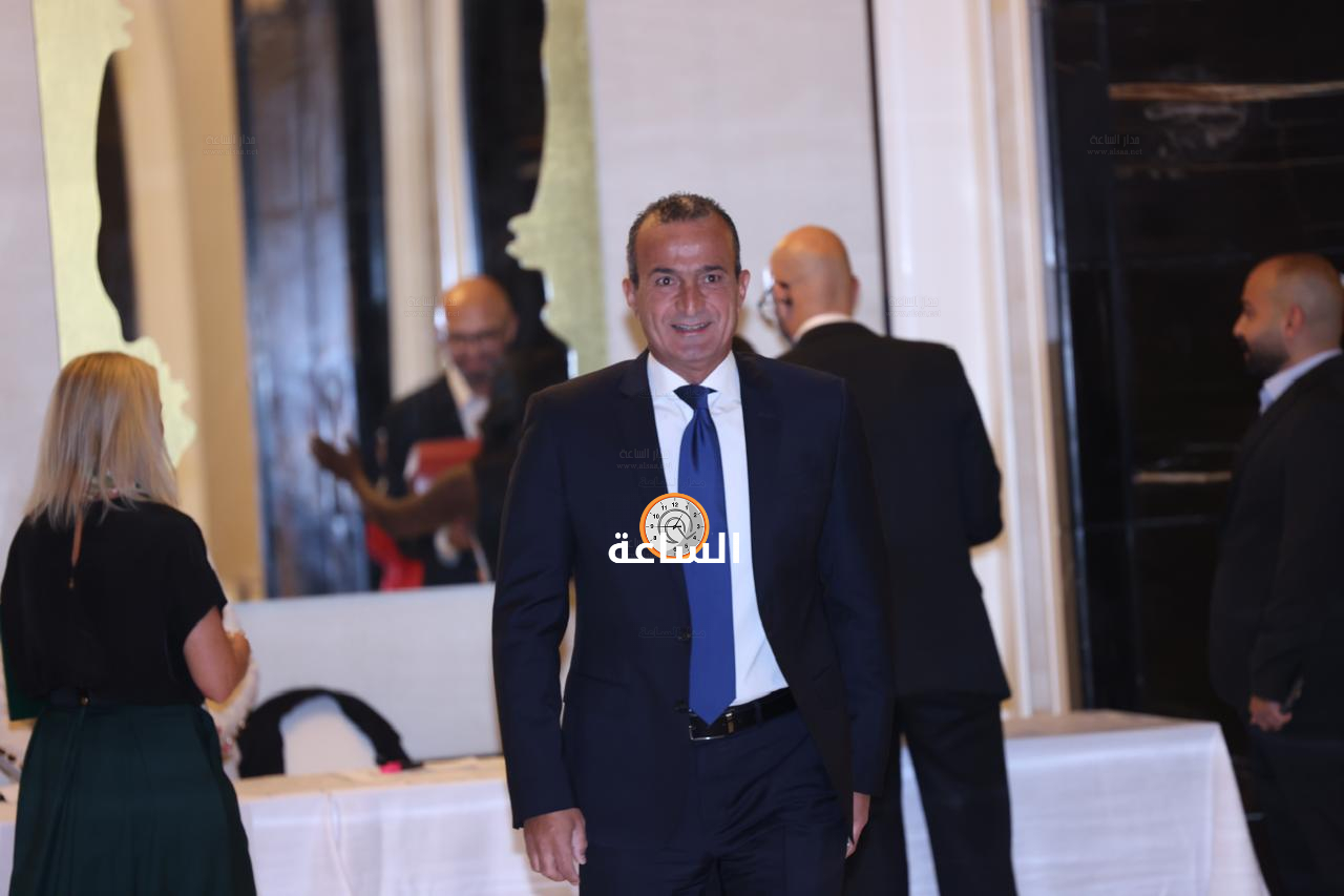 Madar Al-Saa Images 0.519510216786743