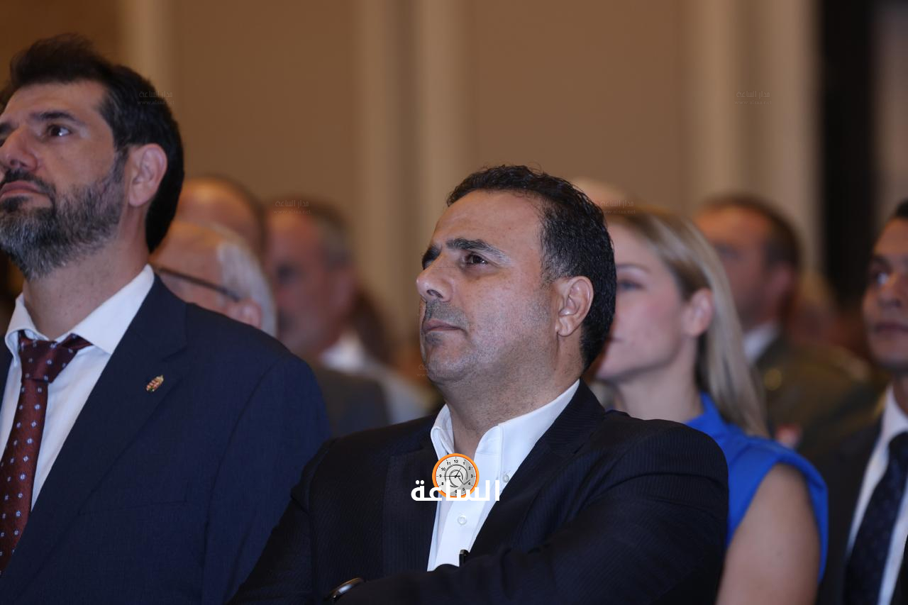 Madar Al-Saa Images 0.5716954652888194