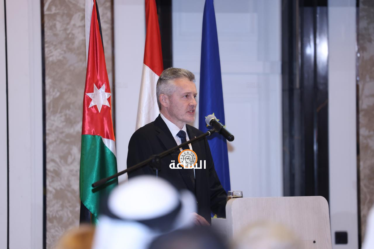 Madar Al-Saa Images 0.6853405159624972