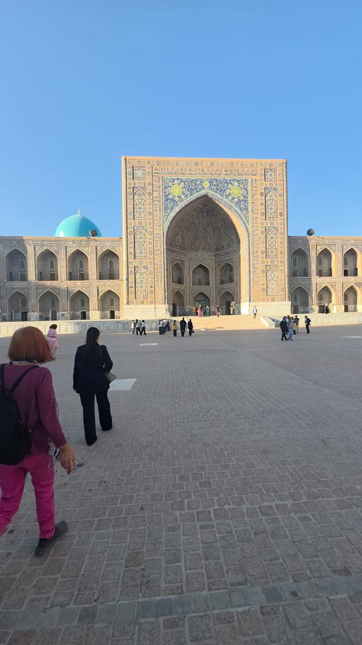 Madar Al-Saa Images 0.9949405130339701