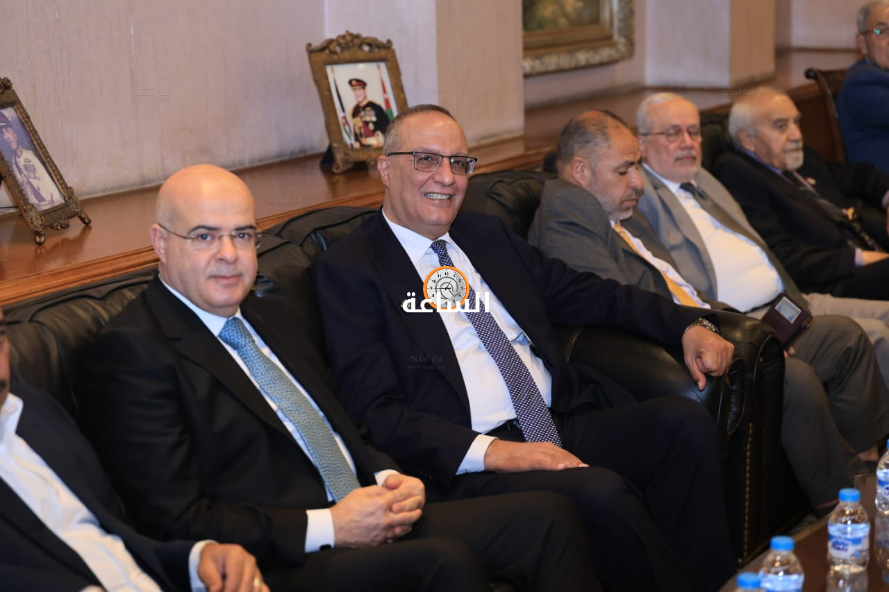 Madar Al-Saa Images 0.6227142714325505