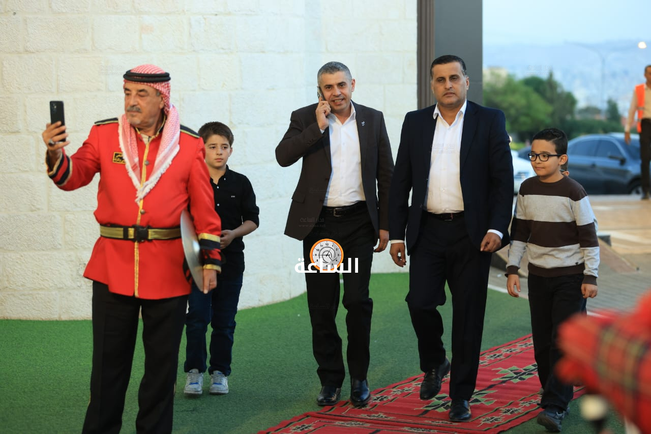 Madar Al-Saa Images 0.47982536679911336