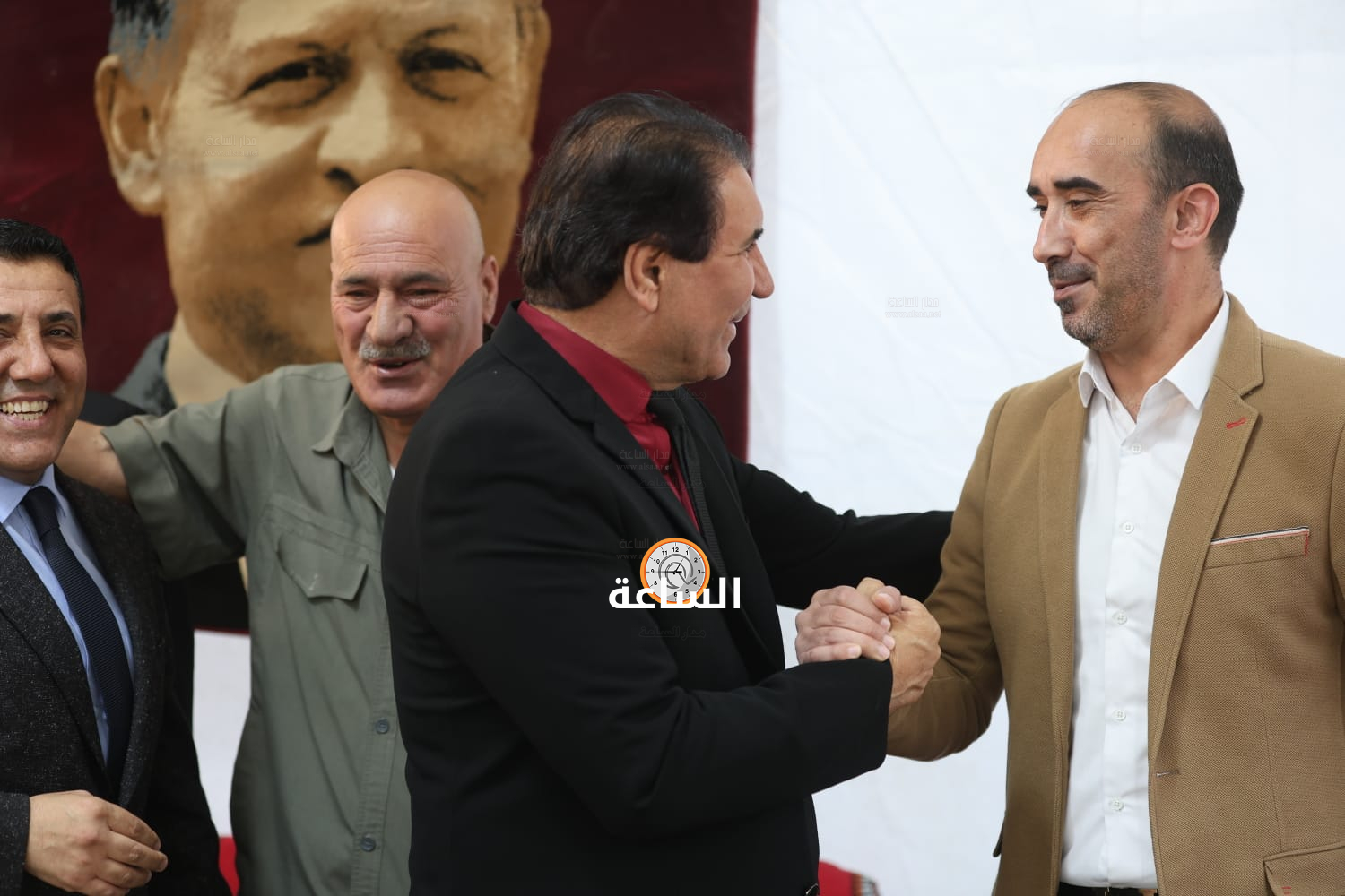Madar Al-Saa Images 0.8339595689322021