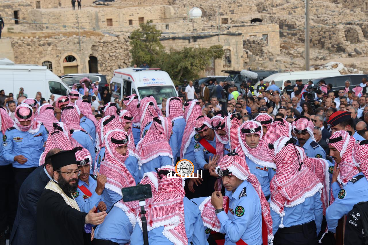 Madar Al-Saa Images 0.7247546649254174