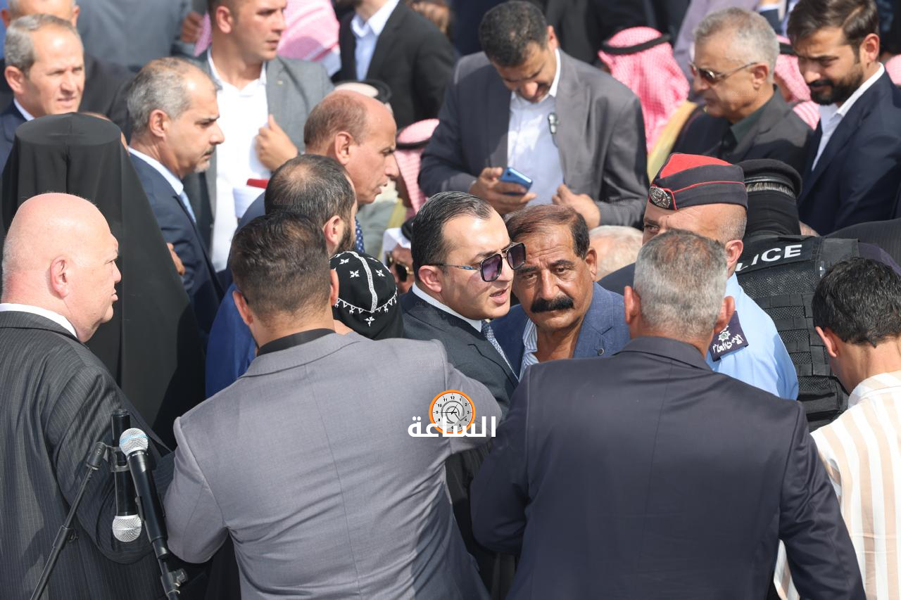 Madar Al-Saa Images 0.2544613847872583