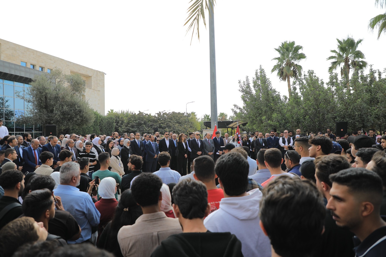 Madar Al-Saa Images 0.49055134837954006