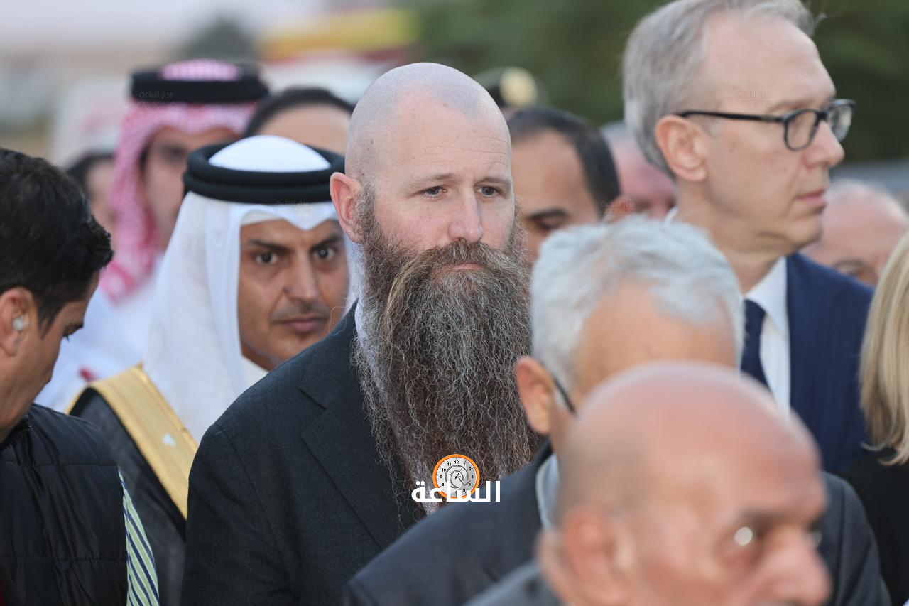 Madar Al-Saa Images 0.45581304168144743