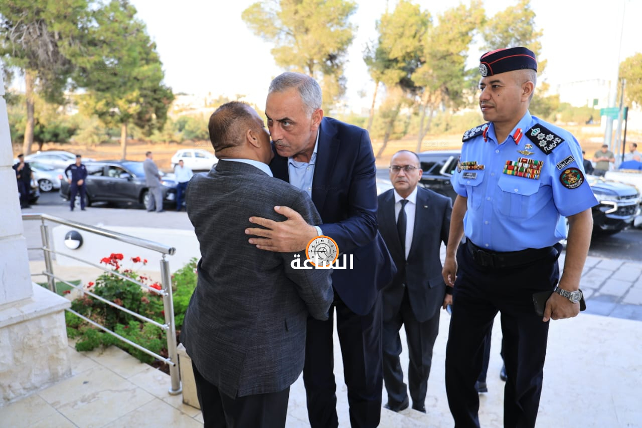 Madar Al-Saa Images 0.07443968548480617