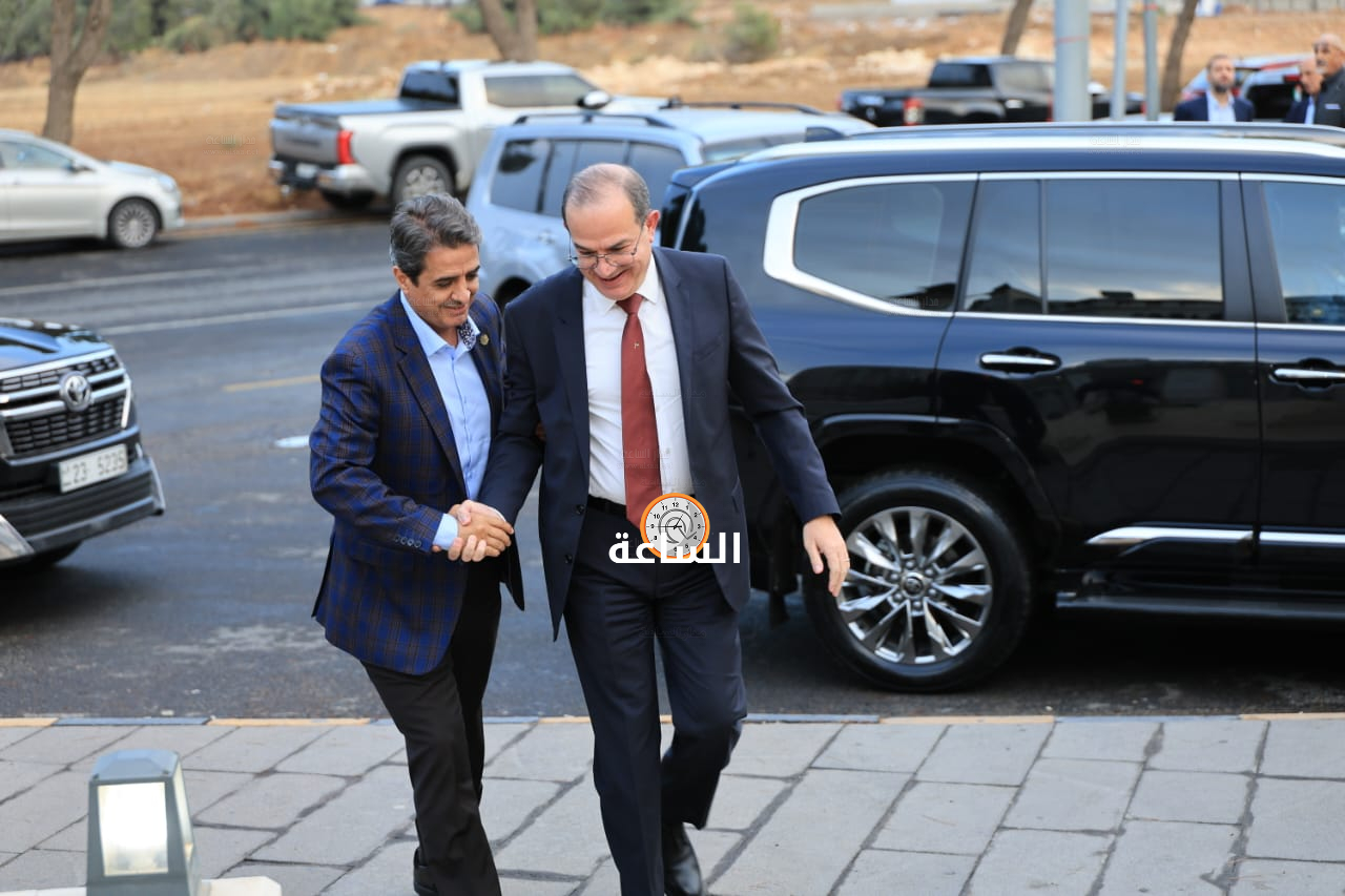Madar Al-Saa Images 0.17247738913196753