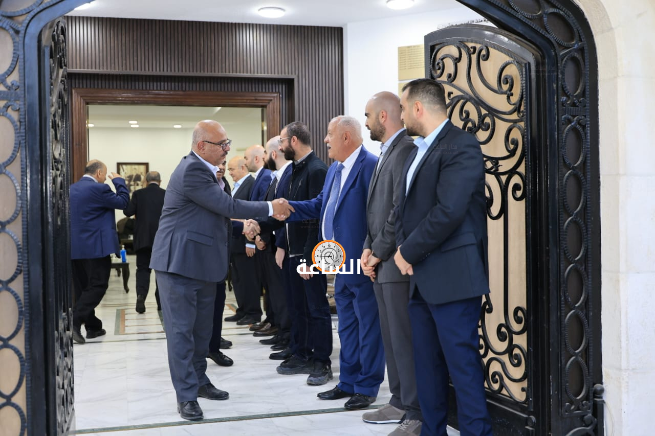 Madar Al-Saa Images 0.8375355914383171