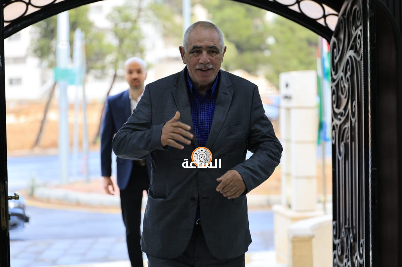 Madar Al-Saa Images 0.1661305964955938