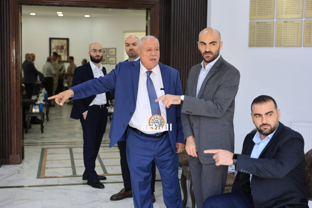 Madar Al-Saa Images 0.9756898980498725