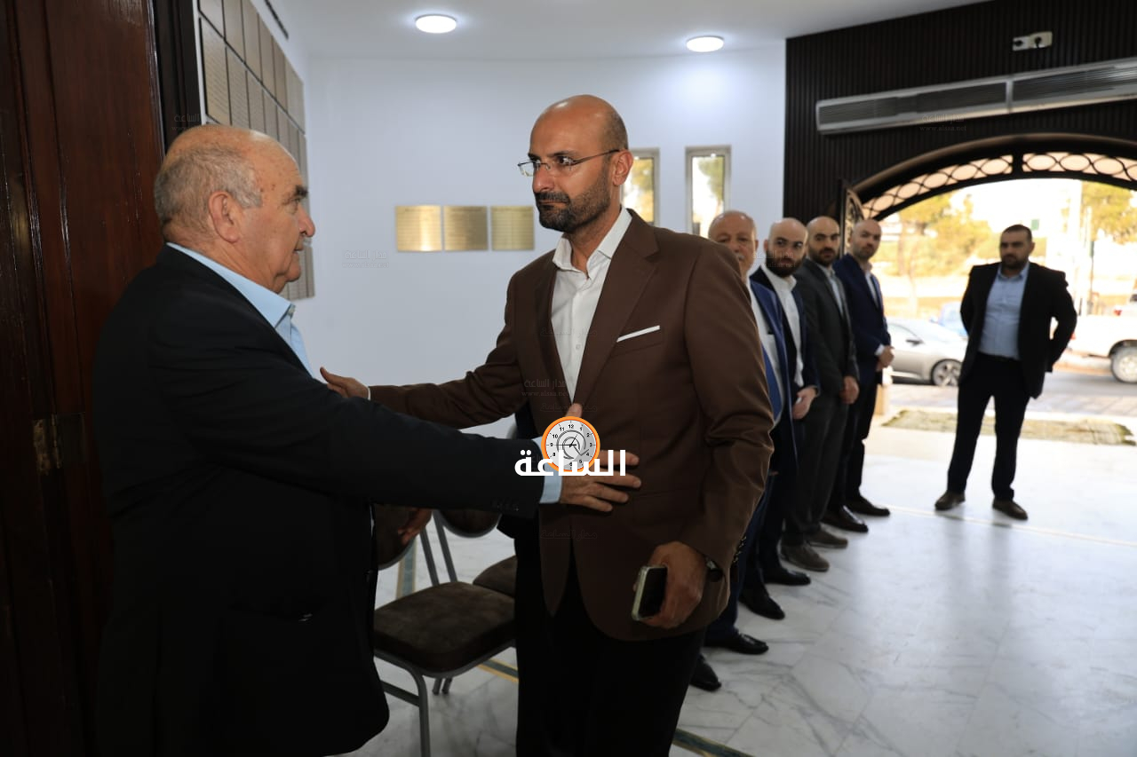 Madar Al-Saa Images 0.38762176061688525
