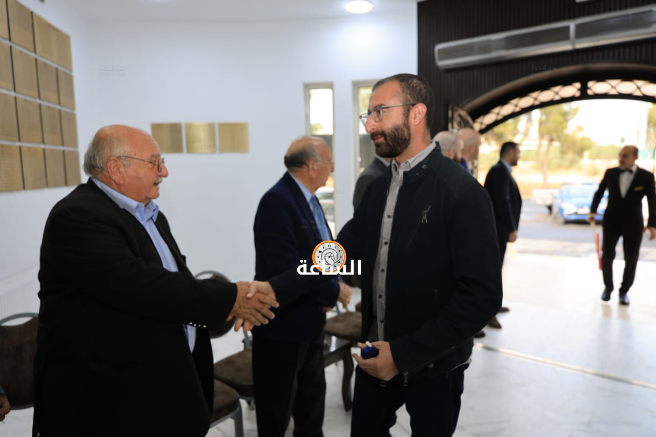 Madar Al-Saa Images 0.8734131969256816
