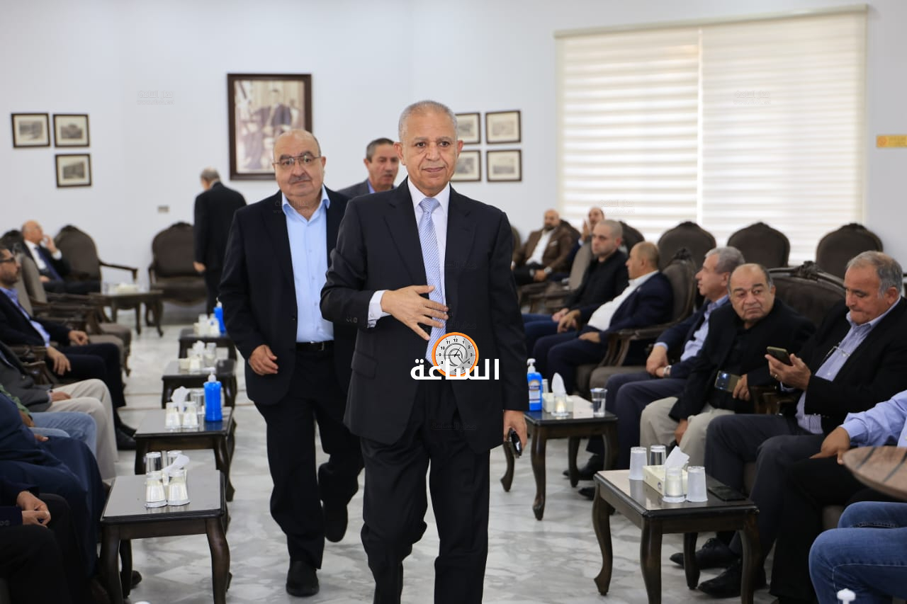 Madar Al-Saa Images 0.32639813779865345