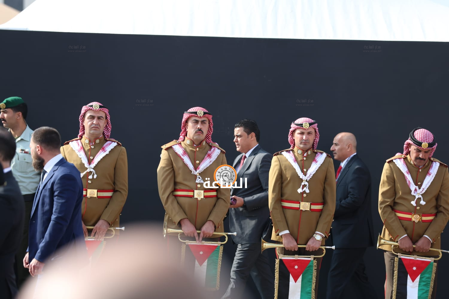 Madar Al-Saa Images 0.4485403710549617
