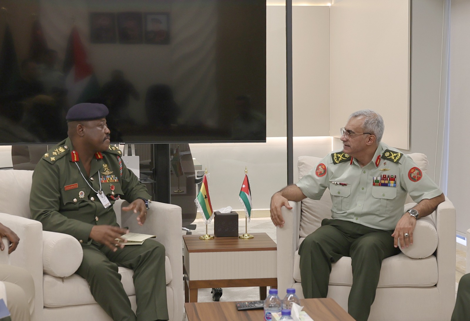 Madar Al-Saa Images 0.2743808854229528