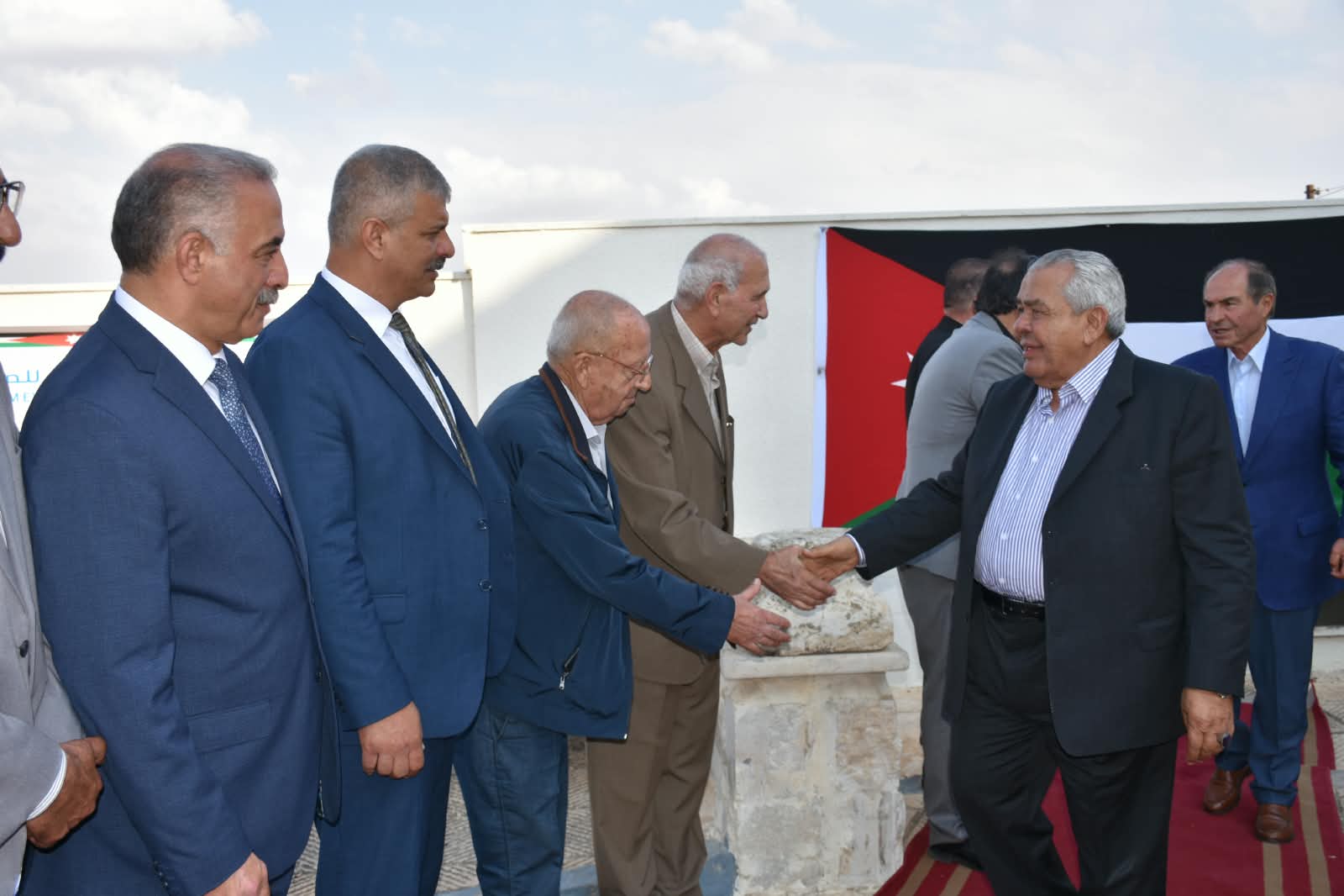 Madar Al-Saa Images 0.6316529176450929
