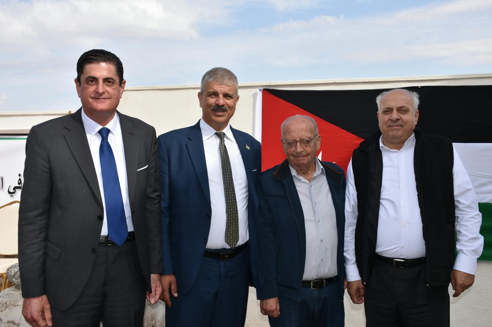 Madar Al-Saa Images 0.8015129648709184