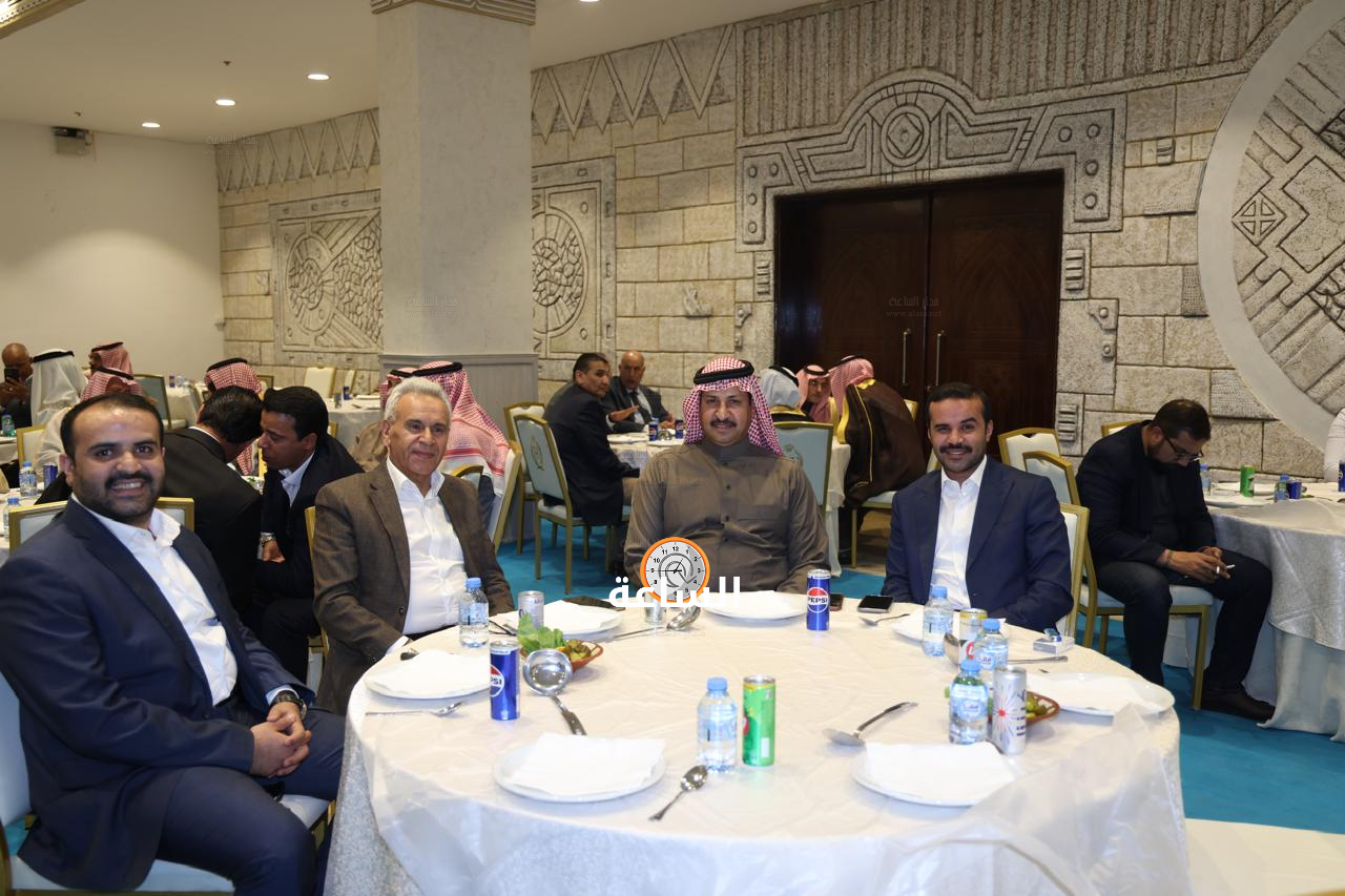 Madar Al-Saa Images 0.7236097410424935