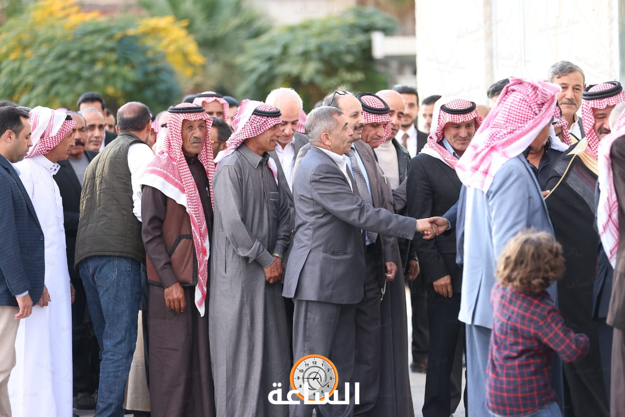 Madar Al-Saa Images 0.9190063439592199