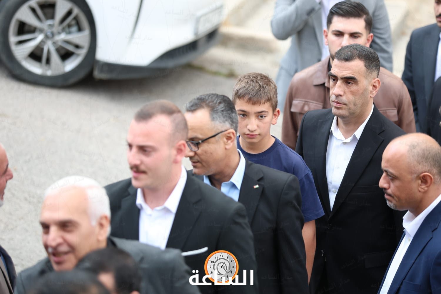 Madar Al-Saa Images 0.06251398372353156
